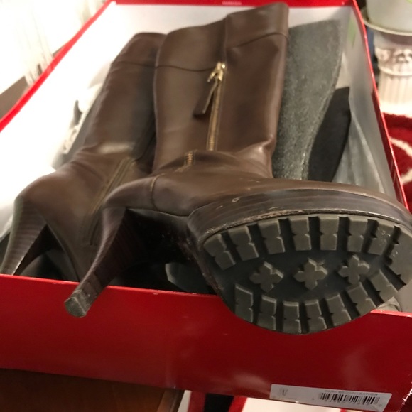 Guess Boots - Picture 3 of 3